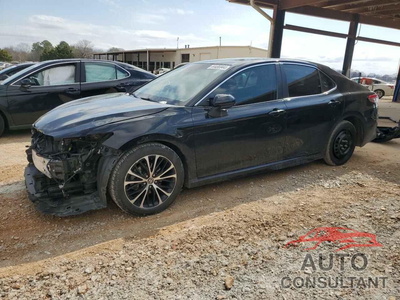TOYOTA CAMRY 2018 - 4T1B11HK8JU018687
