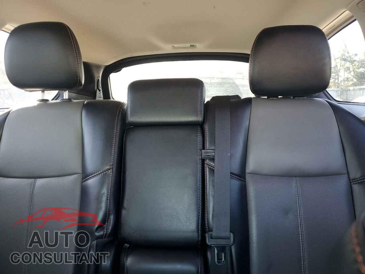 NISSAN PATHFINDER 2019 - 5N1DR2MN8KC630516