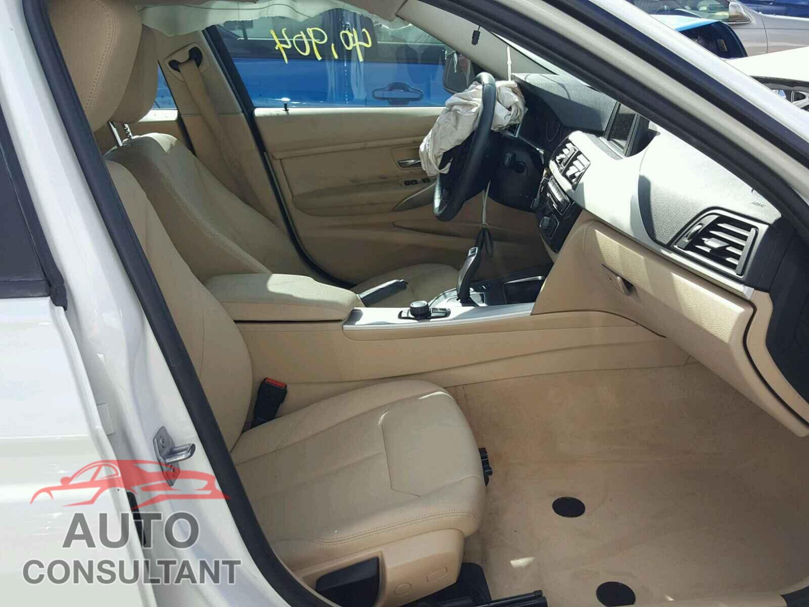 BMW 3 SERIES 2016 - WBA8E1G5XGNT34624