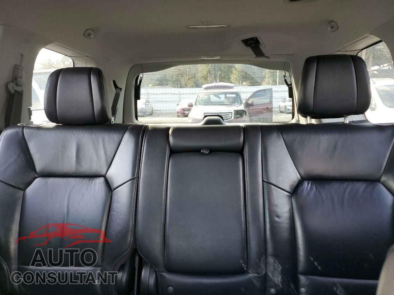 HONDA PILOT 2012 - 5FNYF4H50CB035801