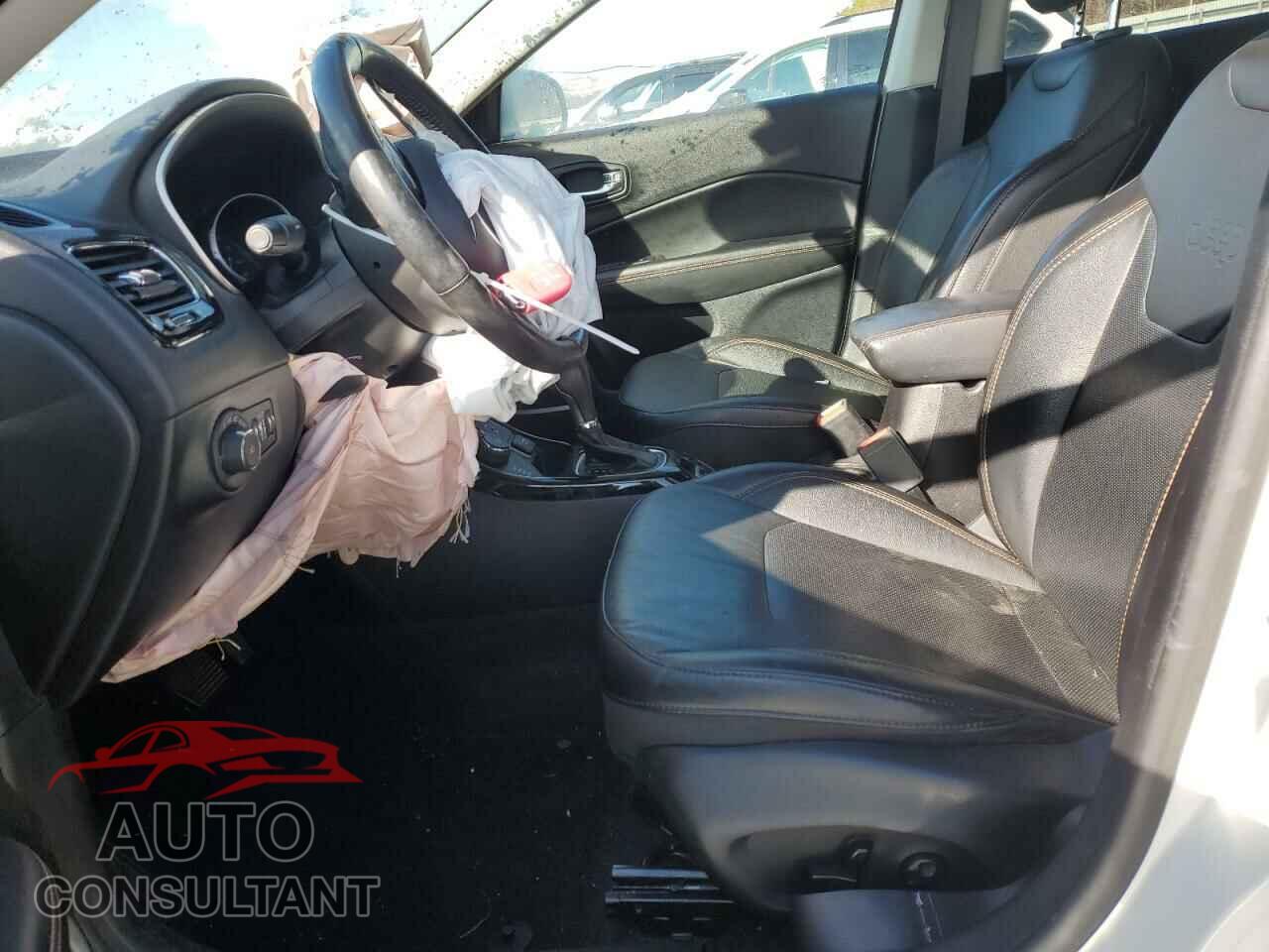 JEEP COMPASS 2021 - 3C4NJDCB9MT550636