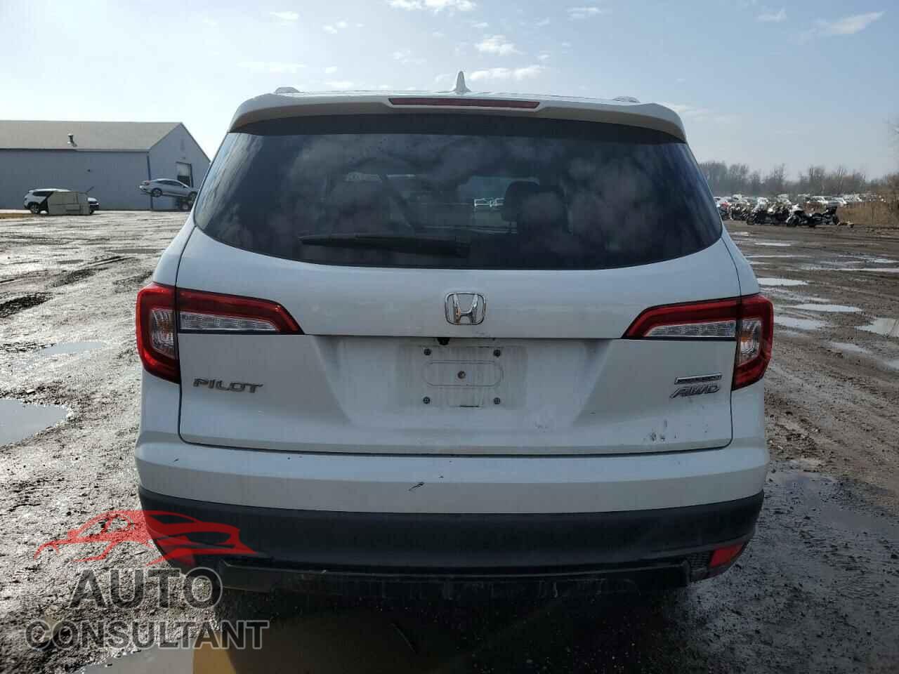 HONDA PILOT 2021 - 5FNYF6H27MB013409