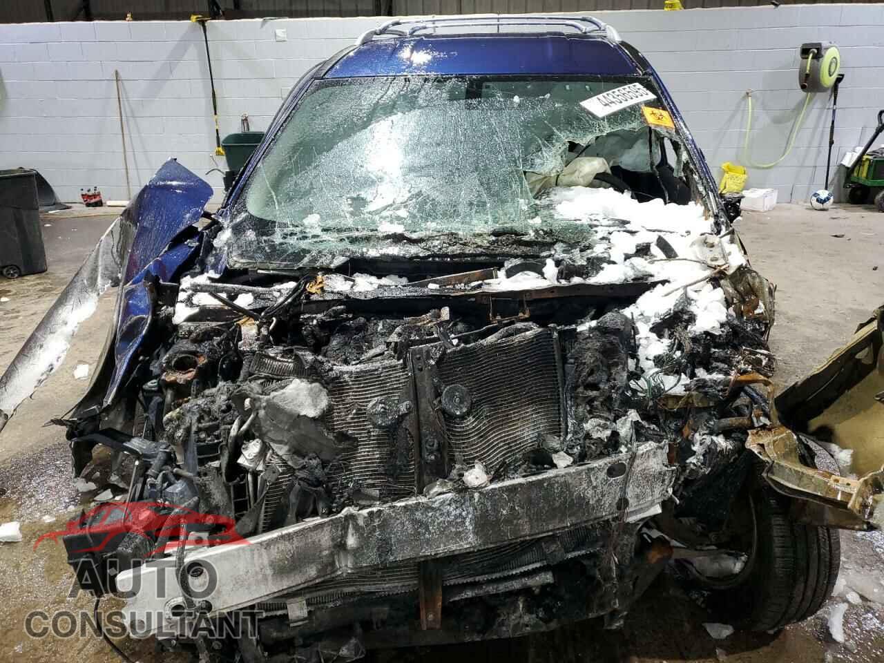 NISSAN PATHFINDER 2017 - 5N1DR2MM5HC660797