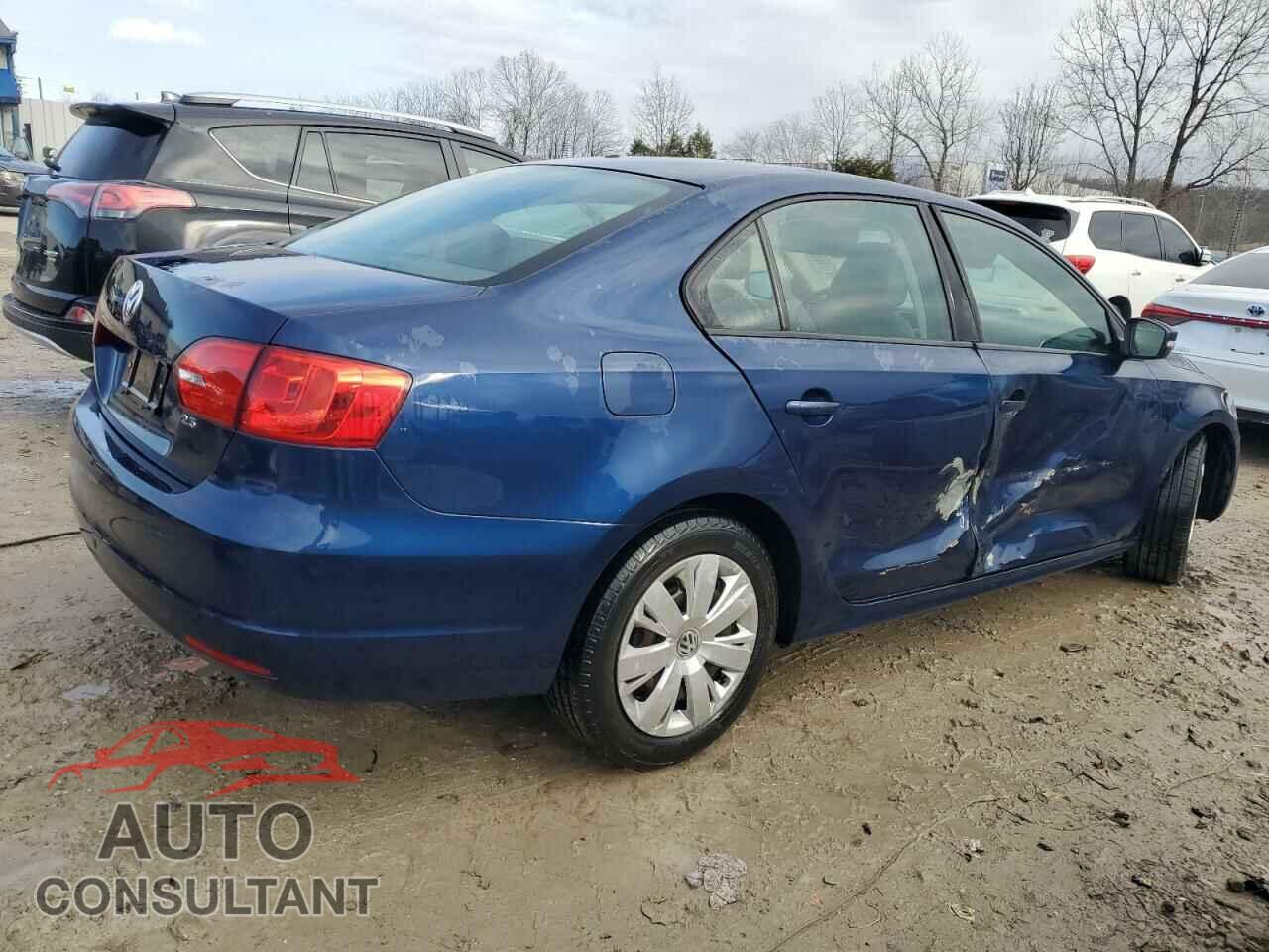 VOLKSWAGEN JETTA 2011 - 3VWDX7AJ4BM340732