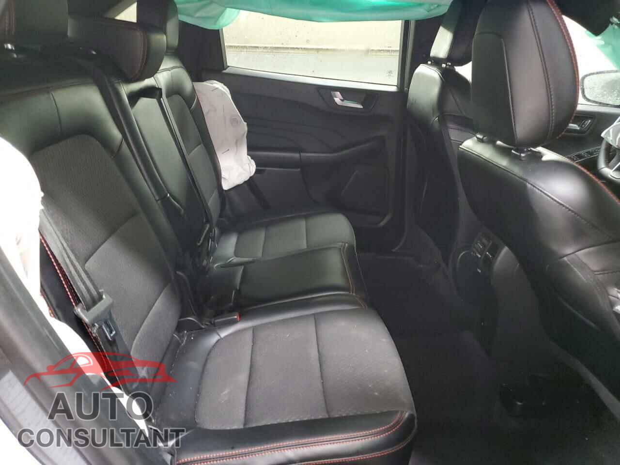 FORD ESCAPE ST 2024 - 1FMCU0MN8RUA25835