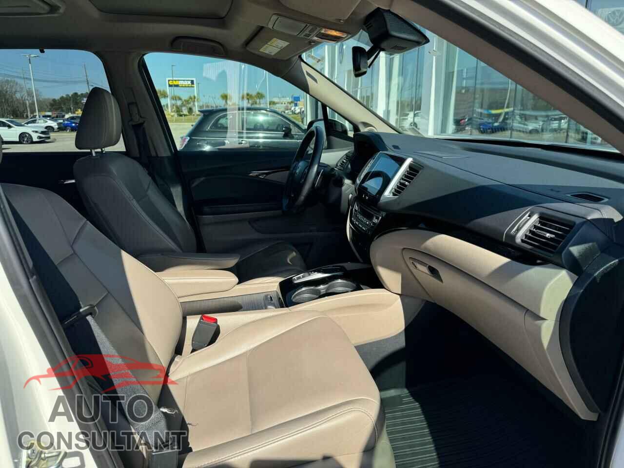 HONDA PILOT 2017 - 5FNYF5H95HB003670