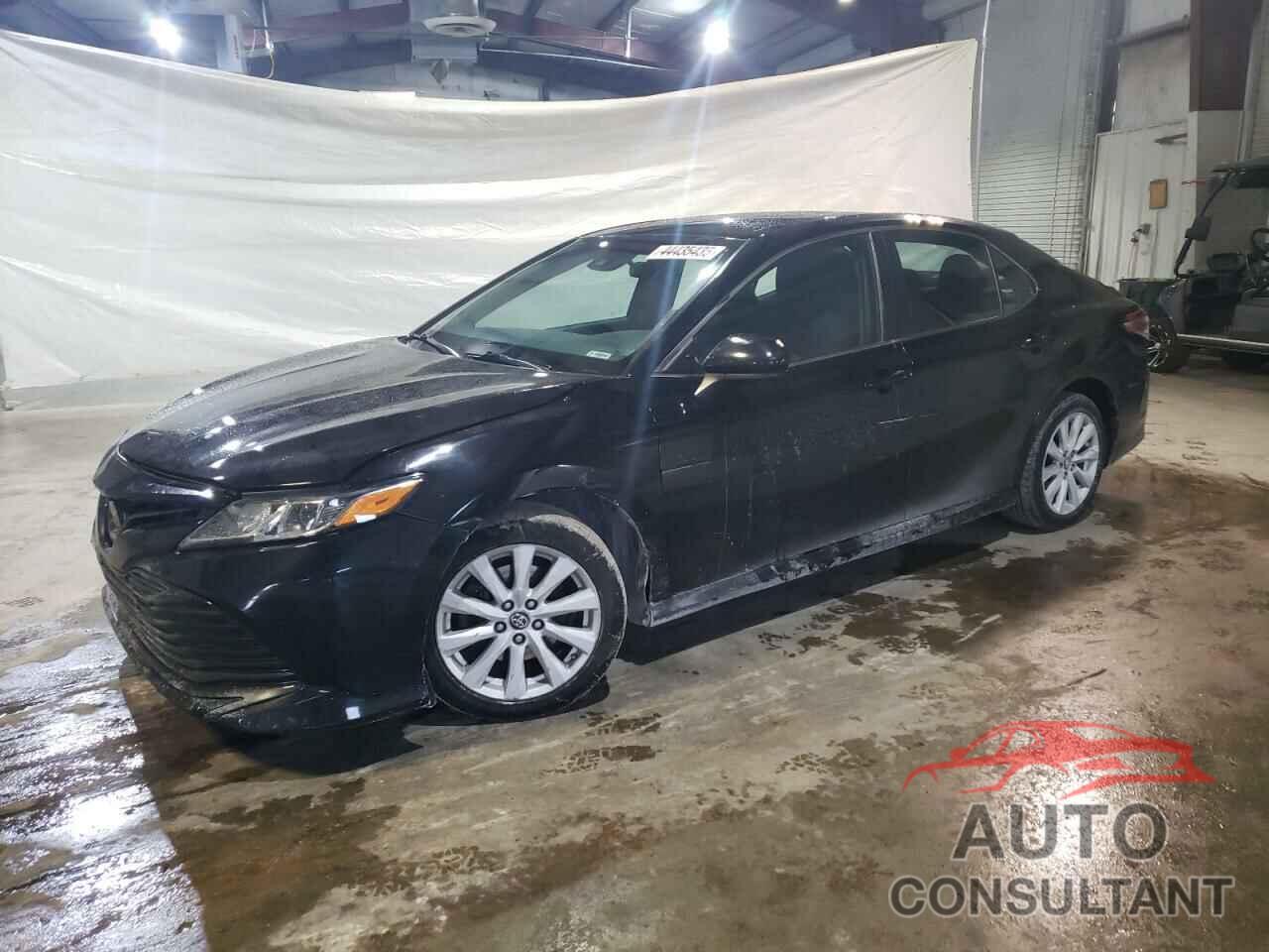 TOYOTA CAMRY 2018 - 4T1B11HK2JU059574