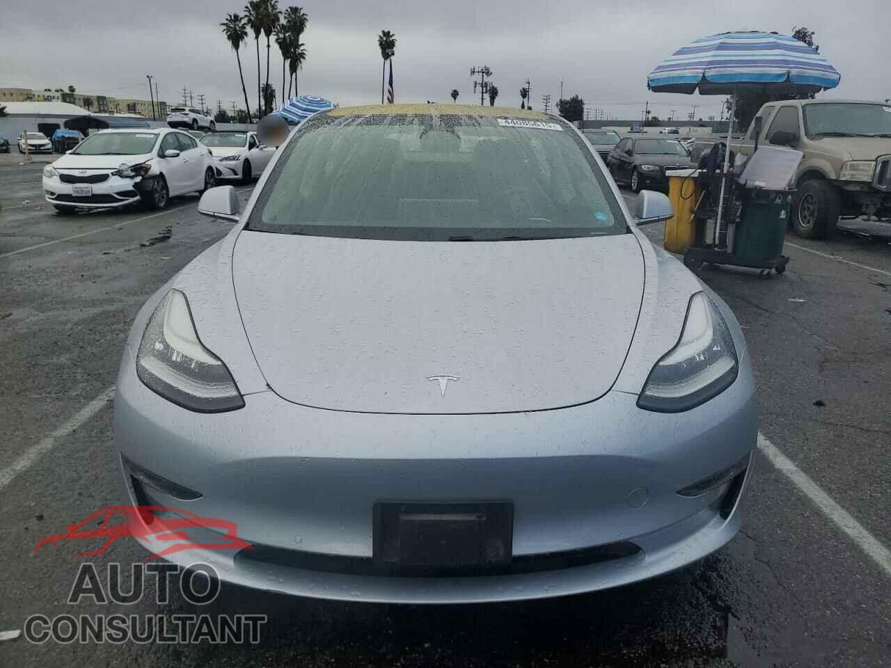 TESLA MODEL 3 2018 - 5YJ3E1EB2JF072111