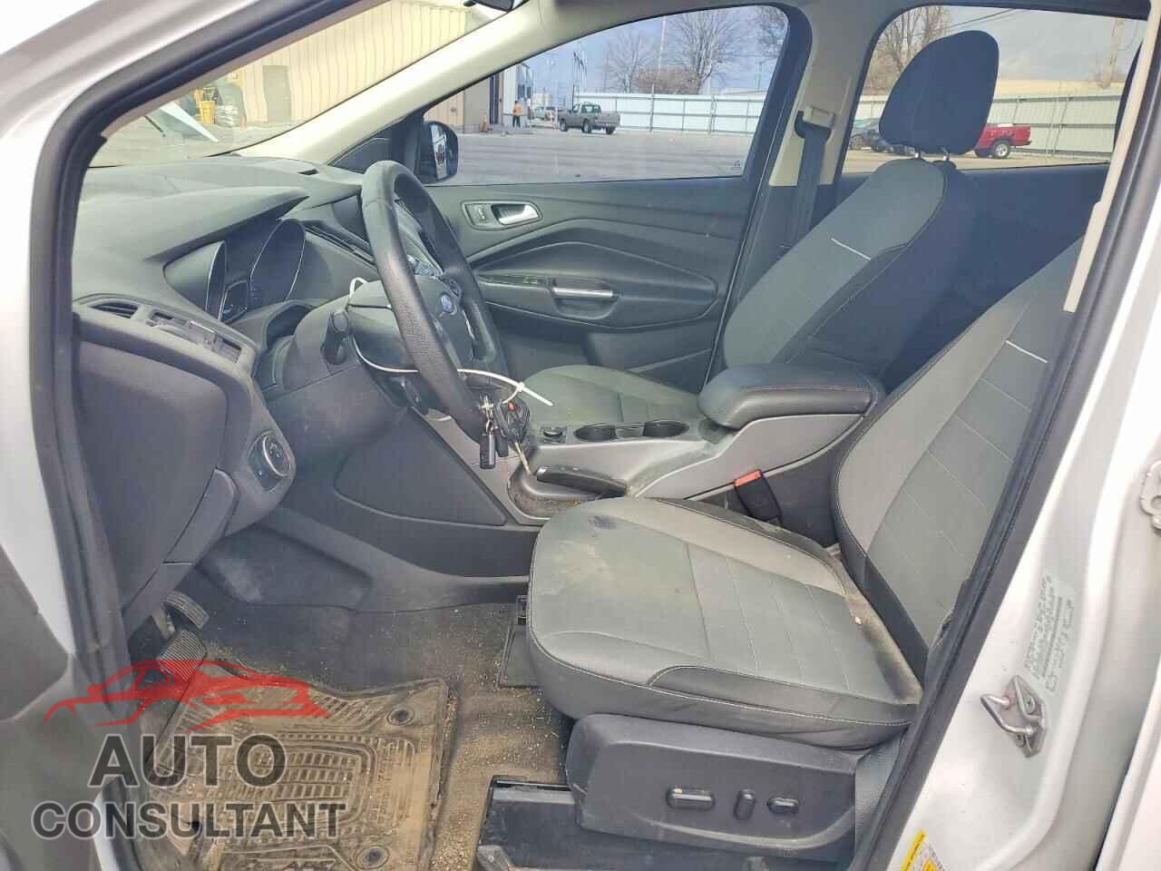 FORD ESCAPE 2015 - 1FMCU0G9XFUB70580