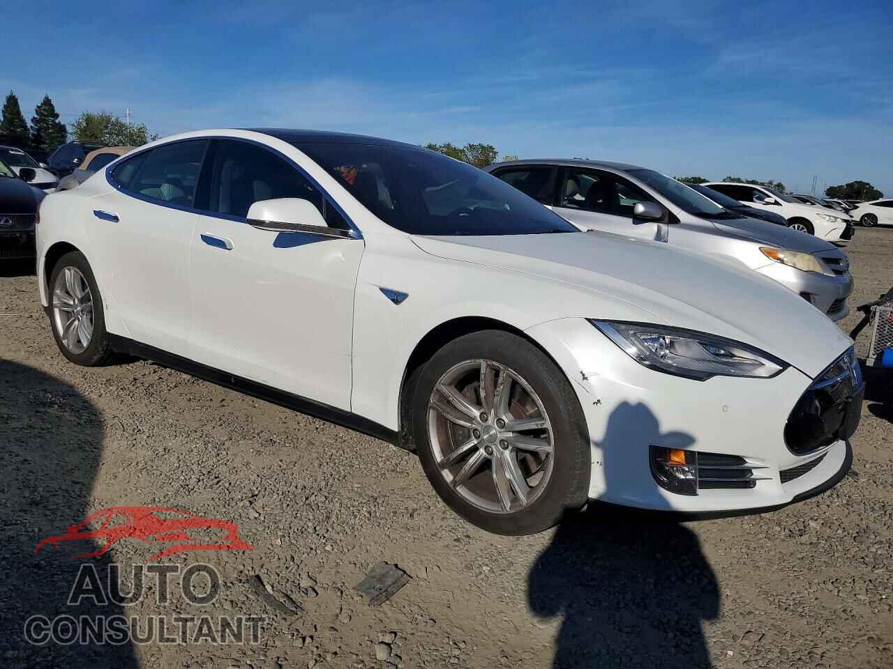 TESLA MODEL S 2014 - 5YJSA1H17EFP40498