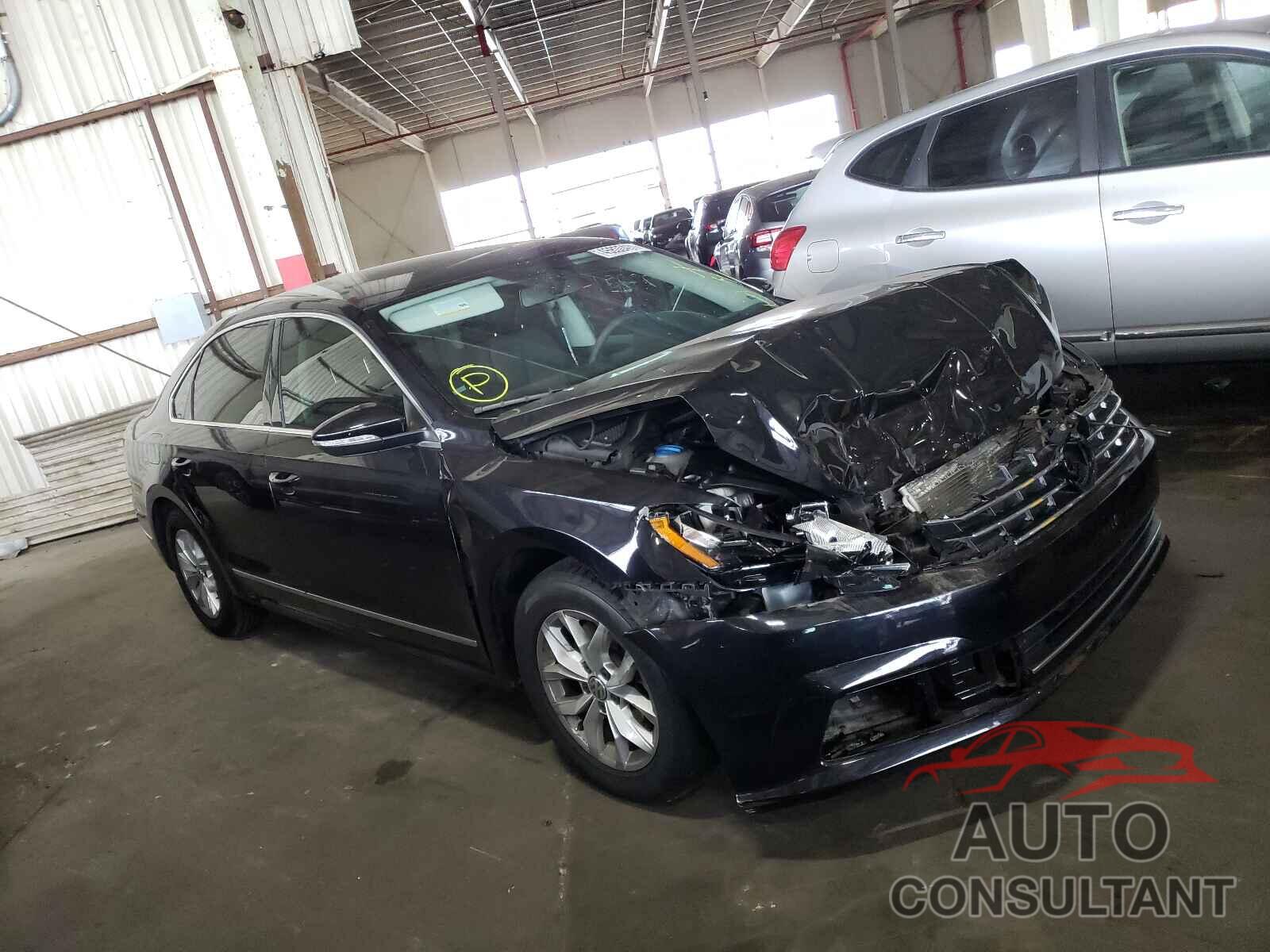 VOLKSWAGEN PASSAT 2017 - 1VWAT7A38HC037737