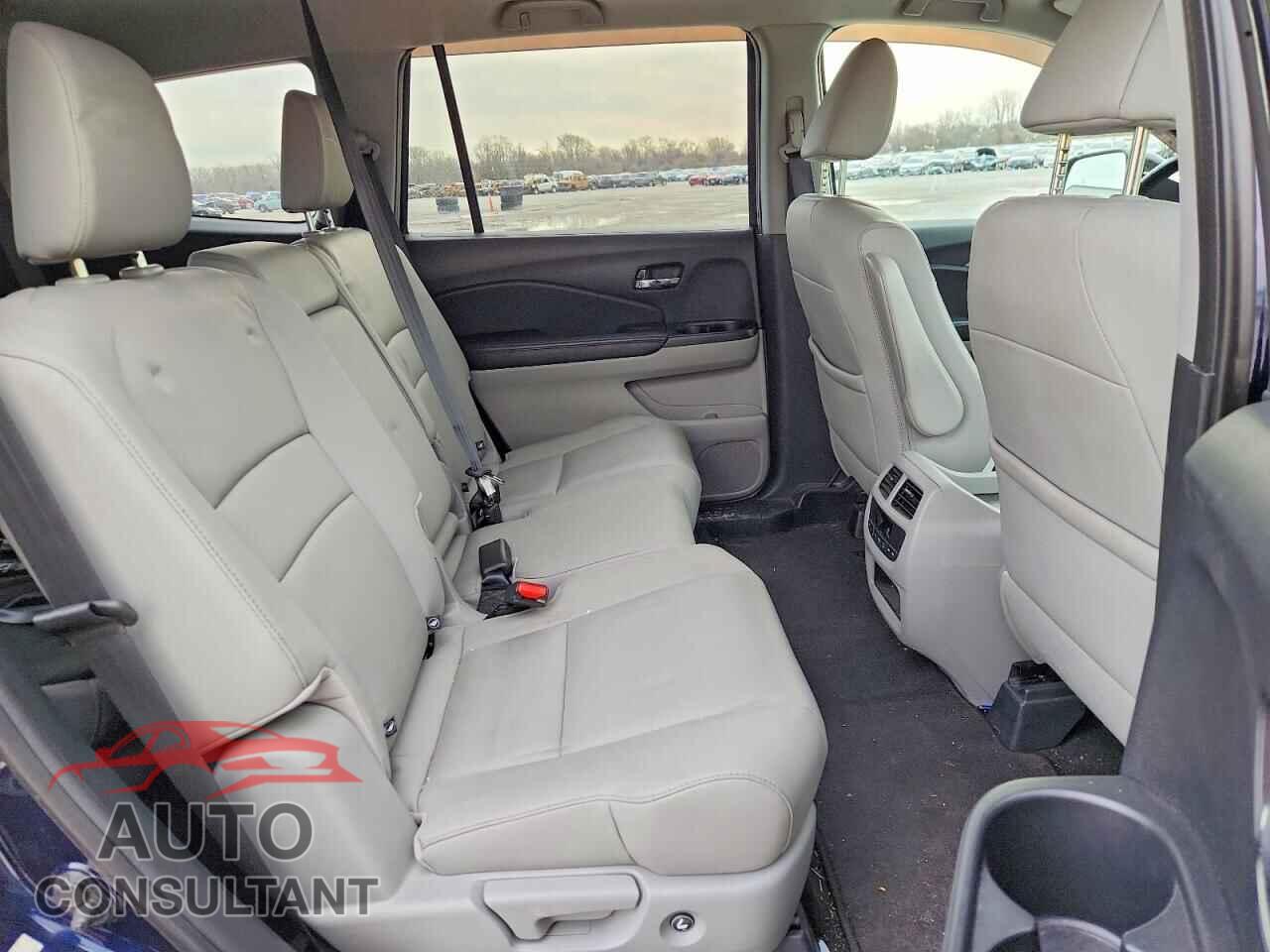 HONDA PILOT 2016 - 5FNYF6H51GB087665
