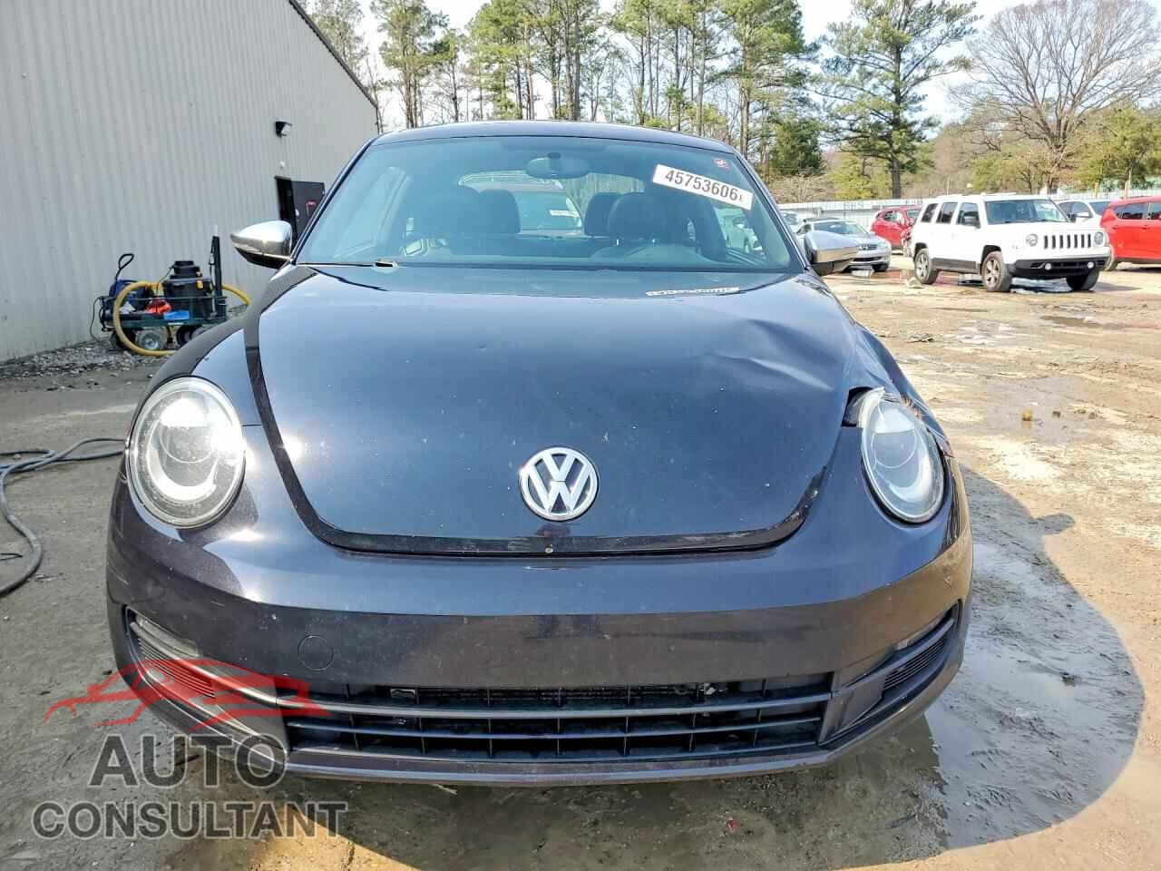 VOLKSWAGEN BEETLE 2013 - 3VWJP7AT2DM671638