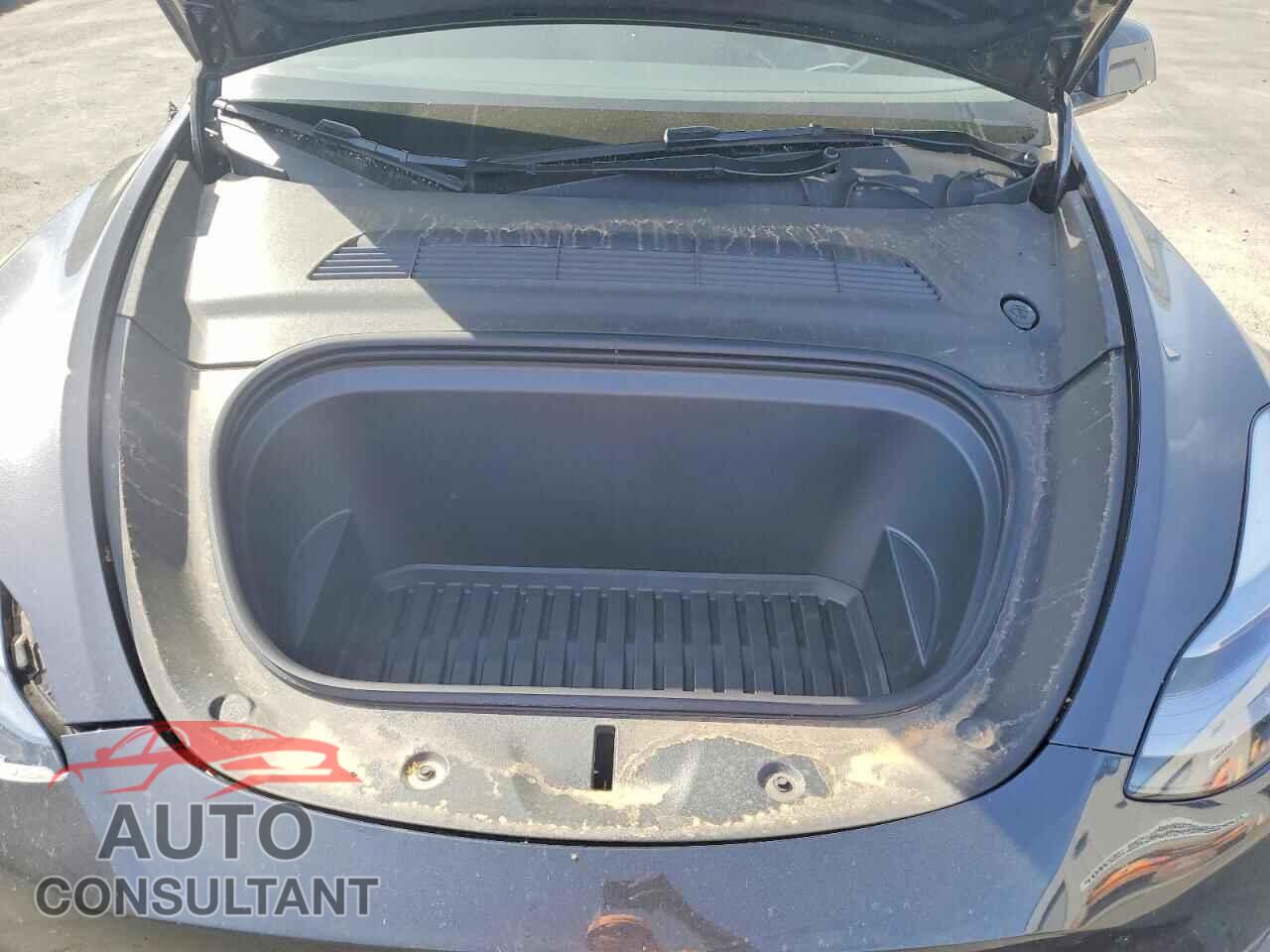 TESLA MODEL Y 2025 - 7SAYGDEE5SF233048