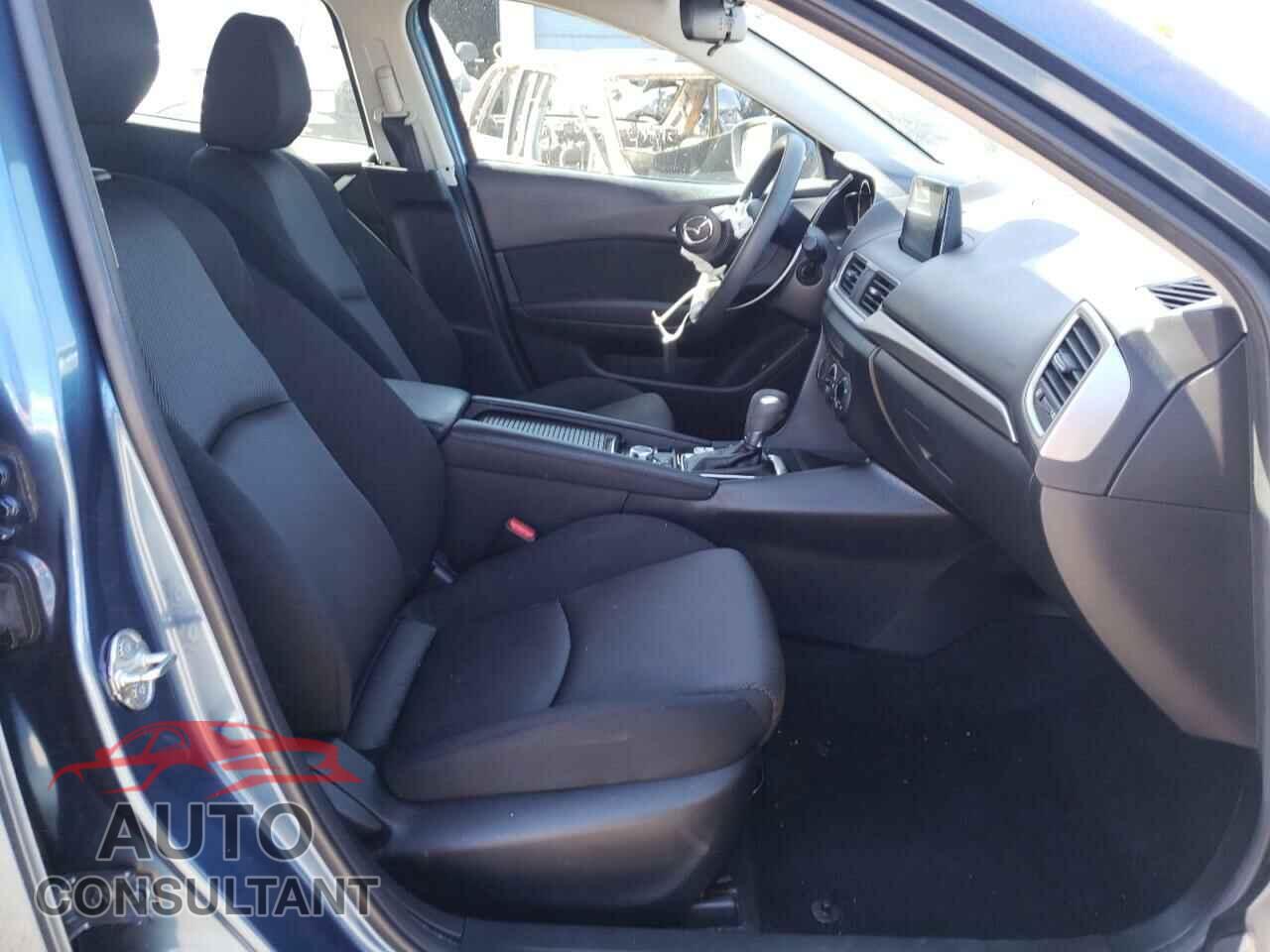 MAZDA 3 2018 - 3MZBN1K77JM263785