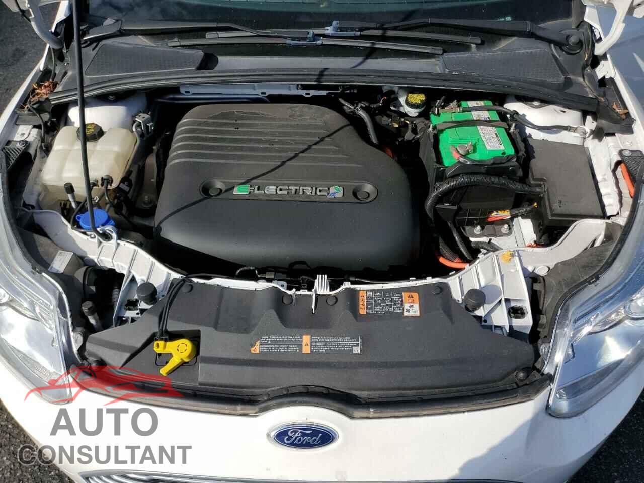 FORD FOCUS 2015 - 1FADP3R41FL281341