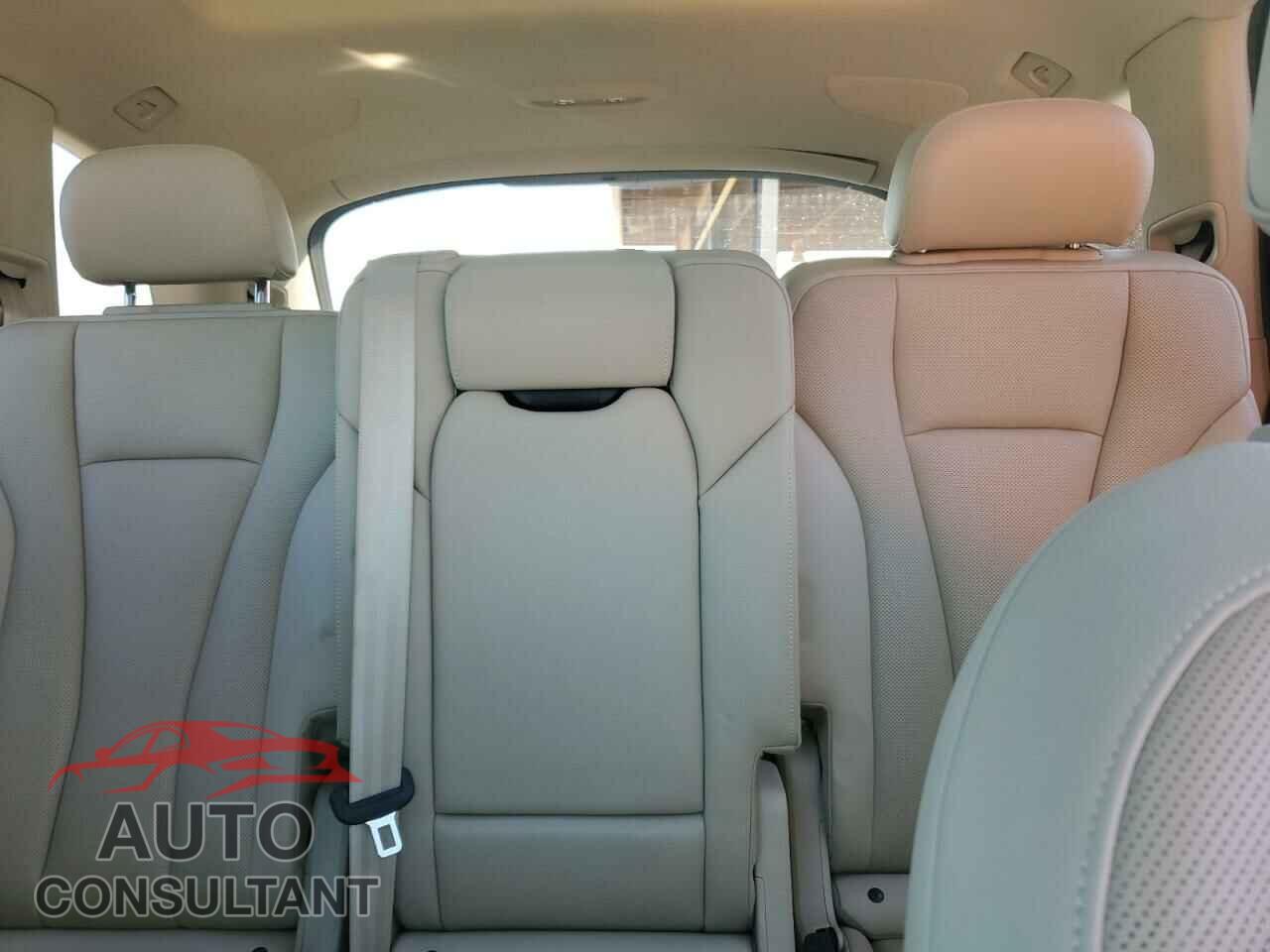 AUDI Q7 2018 - WA1VAAF72JD027895