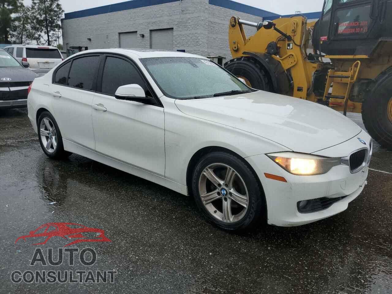 BMW 3 SERIES 2012 - WBA3C1C59CF430173