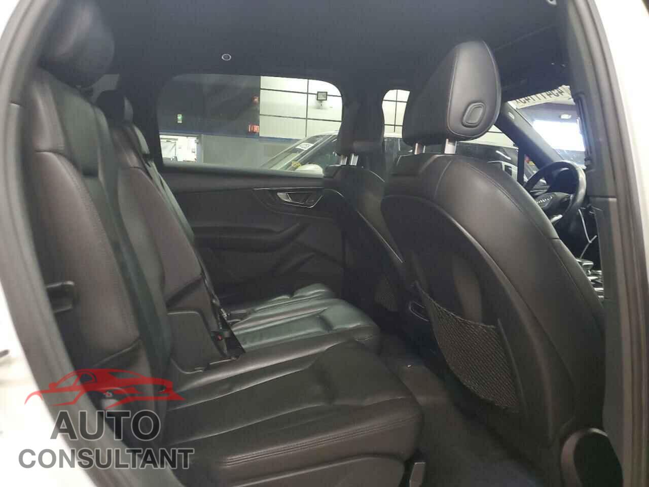 AUDI Q7 2017 - WA1LAAF73HD018687