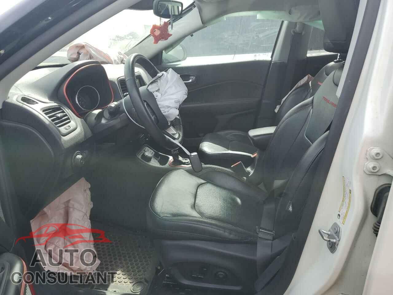 JEEP COMPASS 2019 - 3C4NJDDB7KT754024