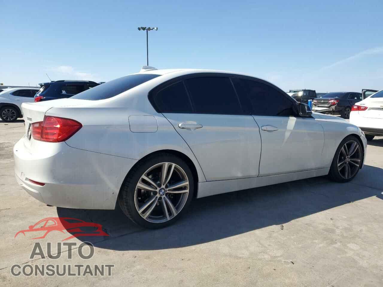 BMW 3 SERIES 2012 - WBA3A5G58CNP16531