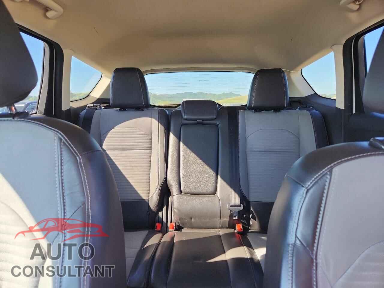 FORD ESCAPE 2017 - 1FMCU0GD2HUD85460