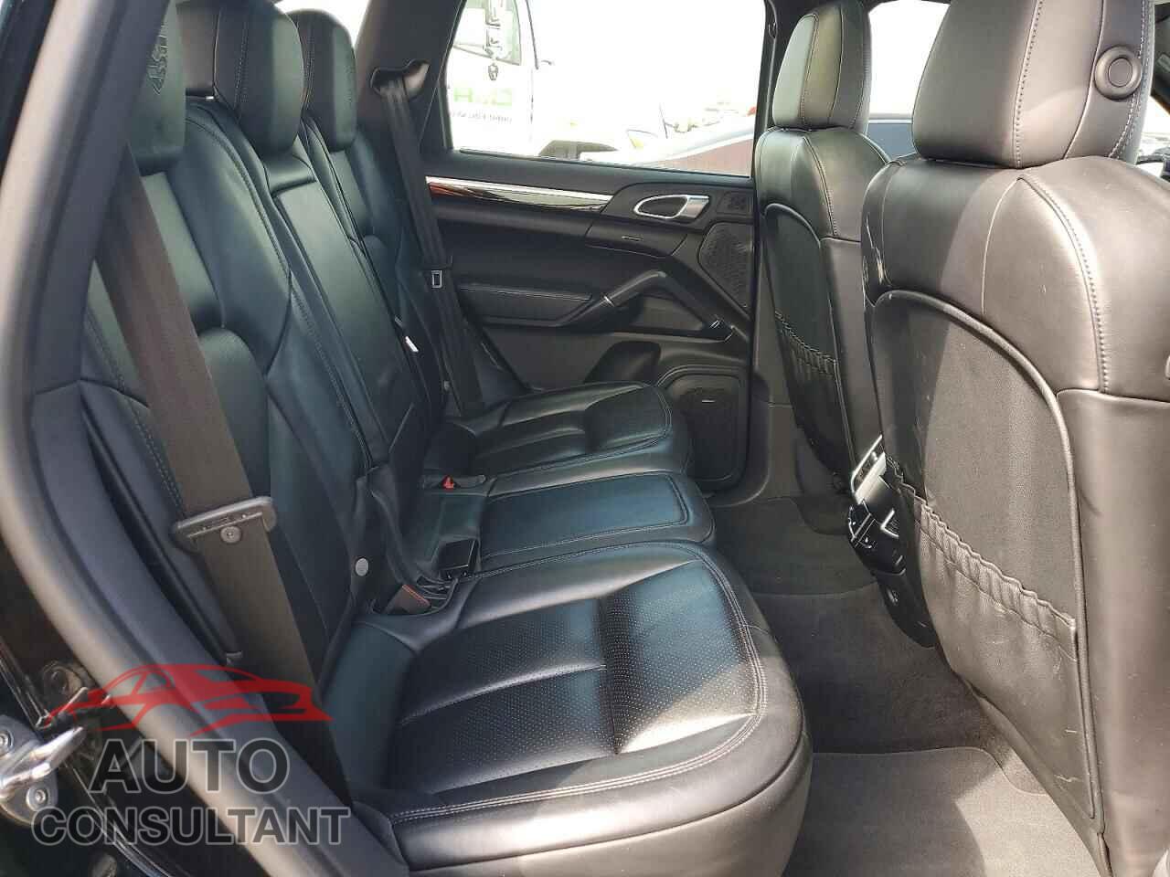 PORSCHE CAYENNE 2018 - WP1AE2A24JLA70391