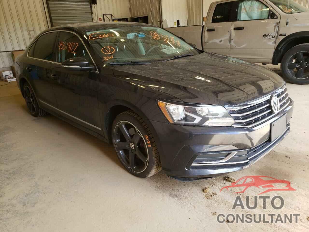 VOLKSWAGEN PASSAT 2017 - 1VWAT7A32HC035773