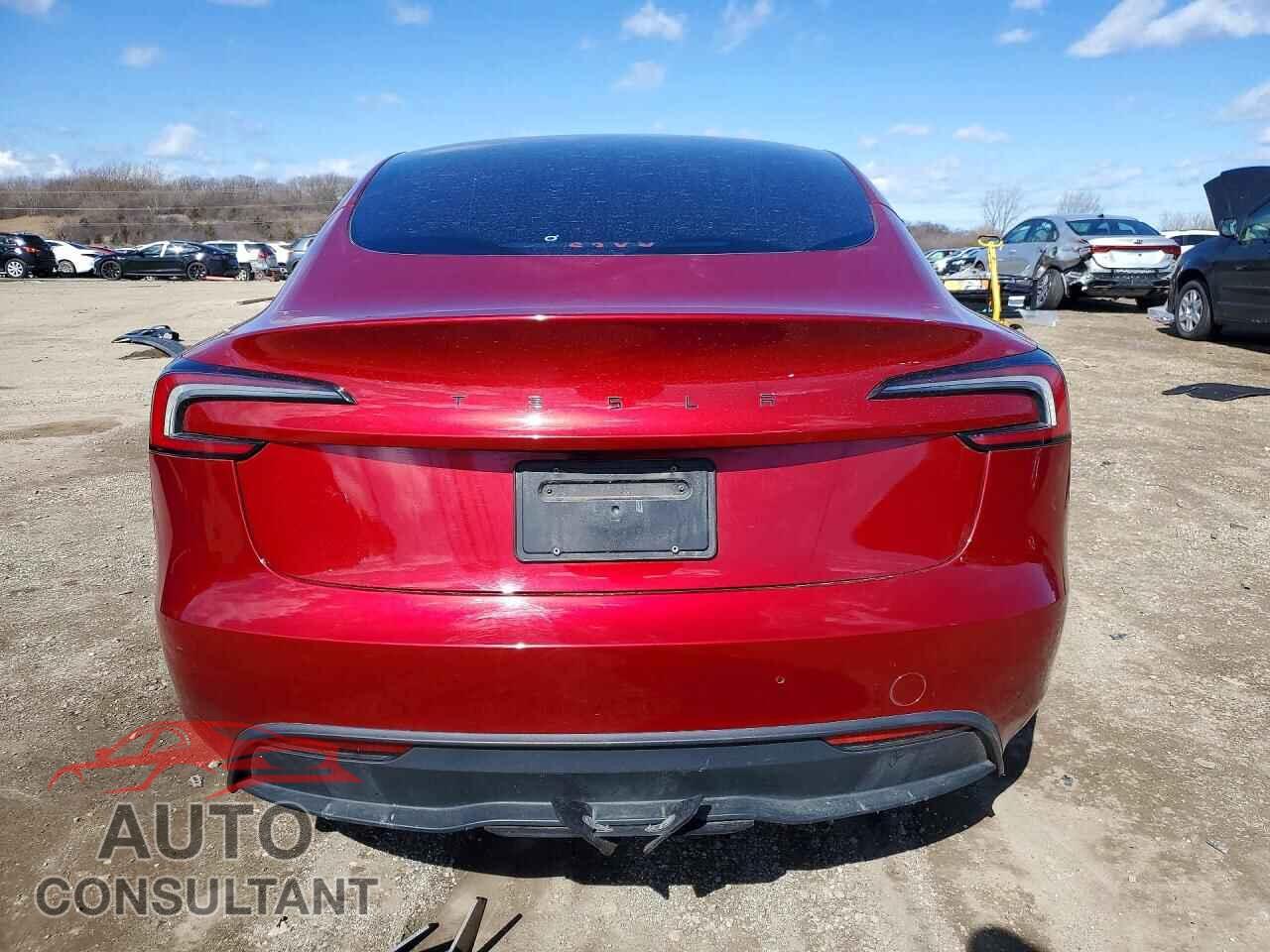 TESLA MODEL 3 2024 - 5YJ3E1EA2RF749838