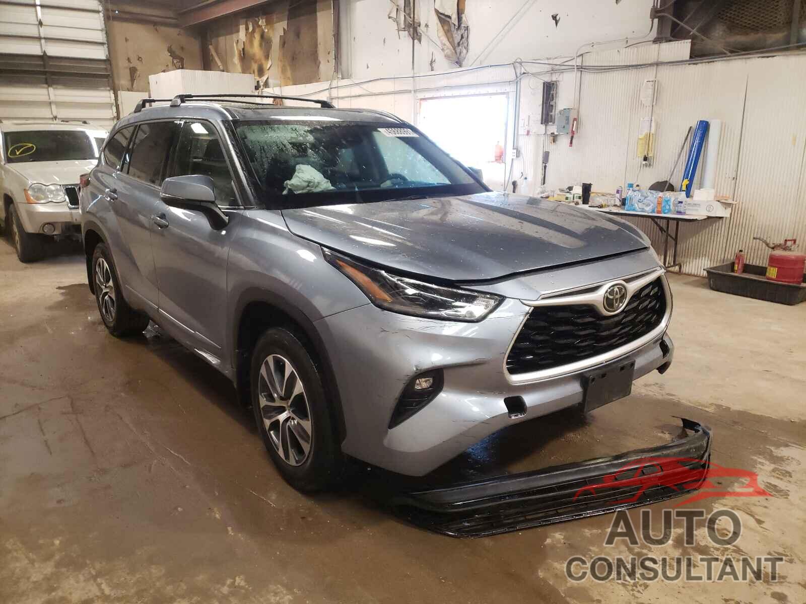 TOYOTA HIGHLANDER 2021 - 5TDHZRBH7MS064376