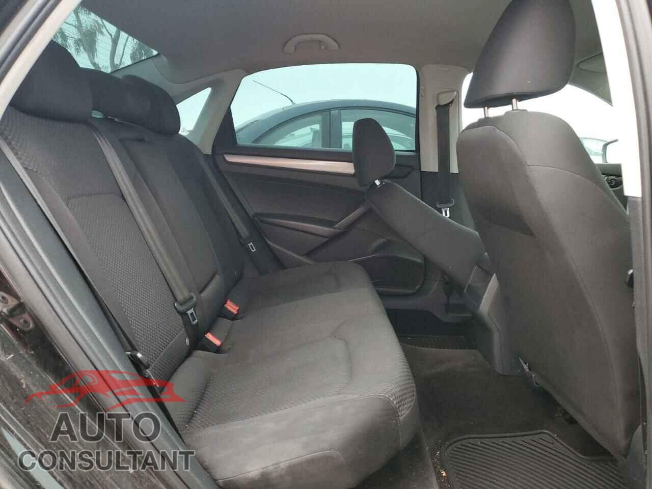 VOLKSWAGEN PASSAT 2015 - 1VWAT7A37FC076333
