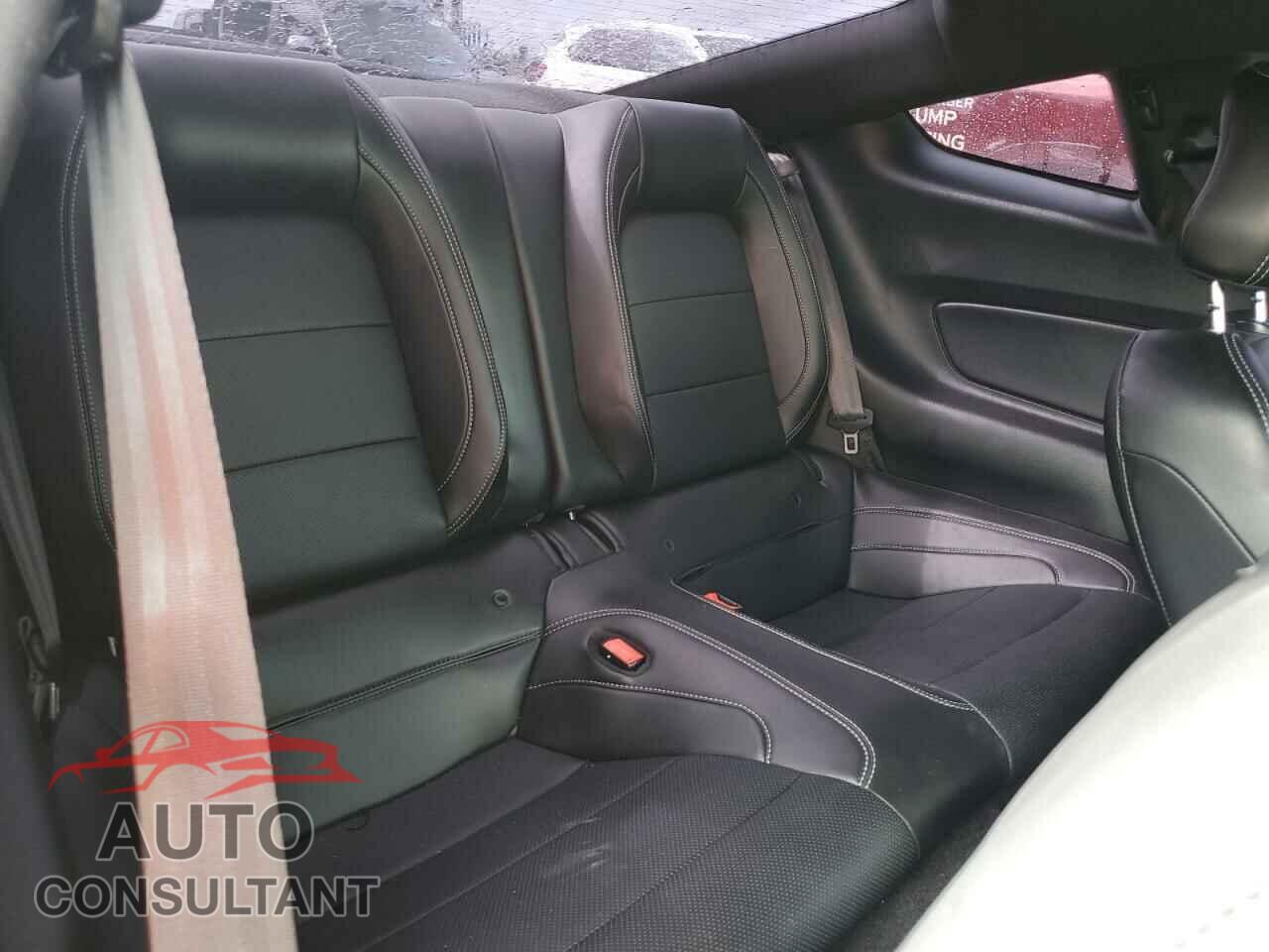 FORD MUSTANG 2020 - 1FA6P8CF8L5175257
