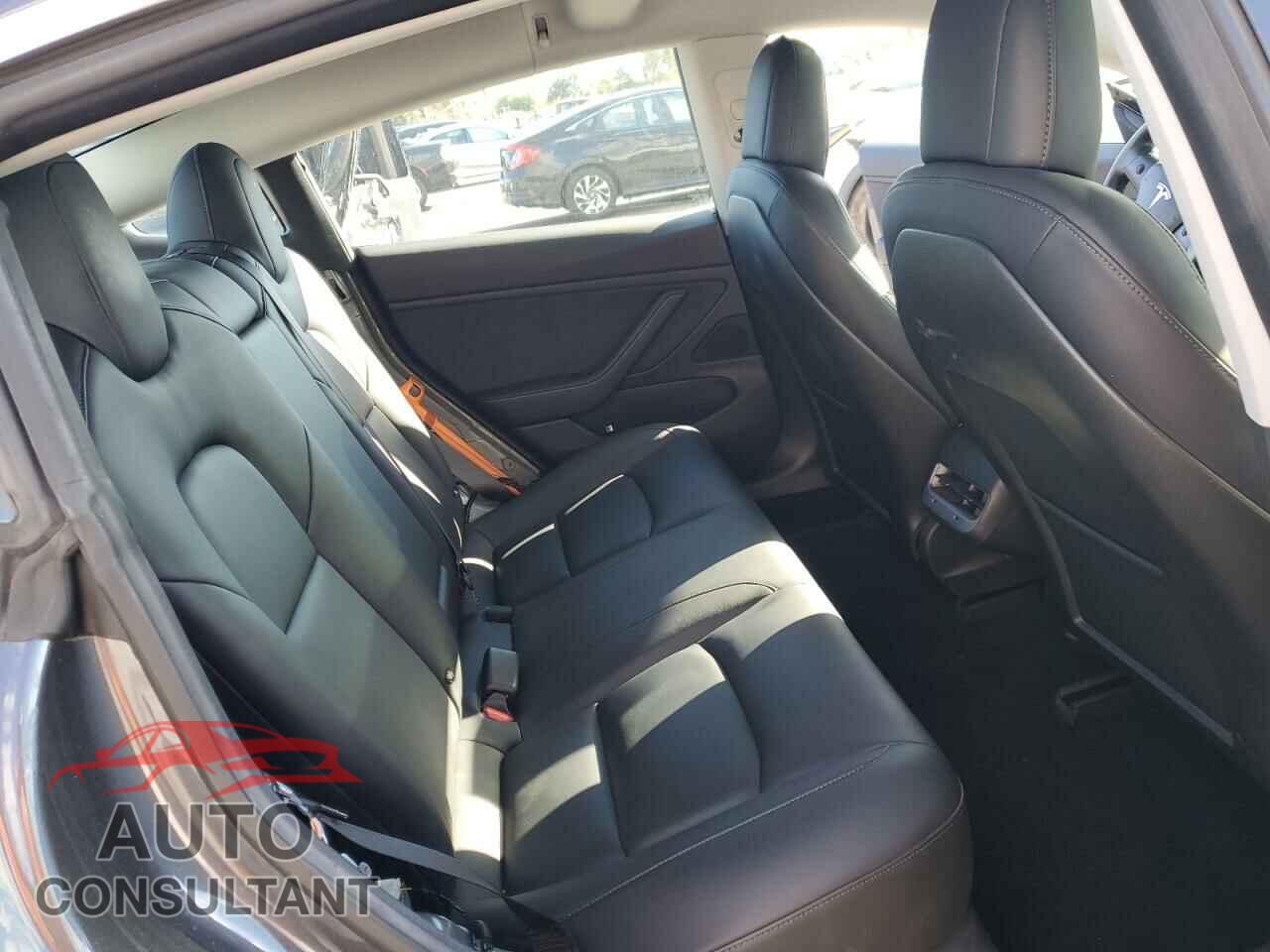 TESLA MODEL 3 2018 - 5YJ3E1EAXJF020104
