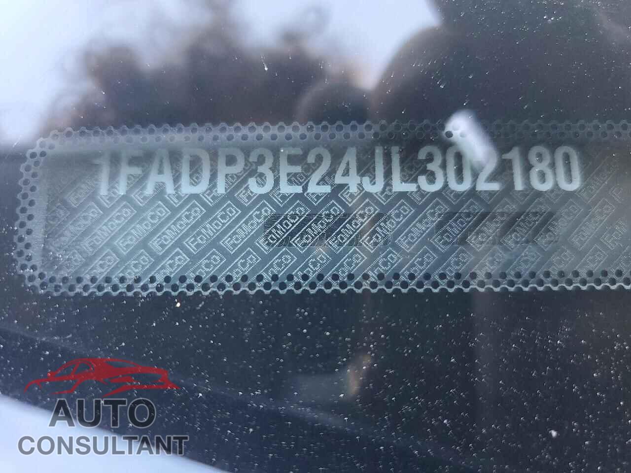 FORD FOCUS 2018 - 1FADP3E24JL302180