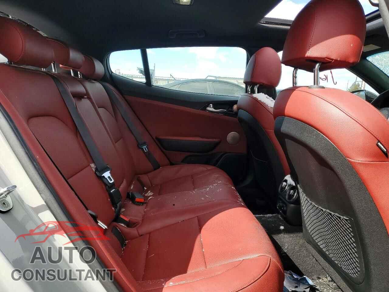 KIA STINGER 2022 - KNAE35LD3N6113144
