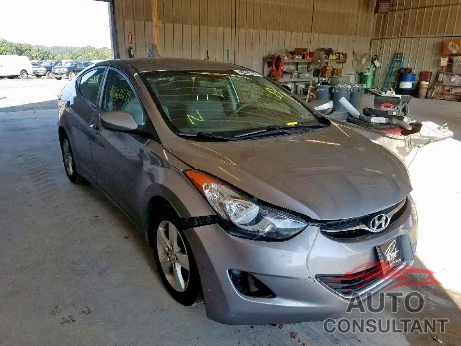 HYUNDAI ELANTRA 2013 - KMHDH4AE1DU623861