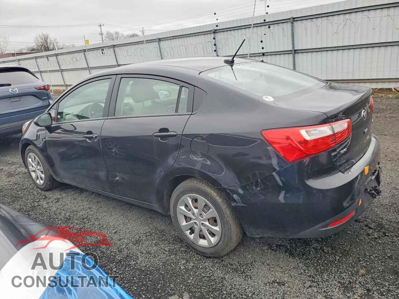 KIA RIO 2014 - KNADM4A33E6390227