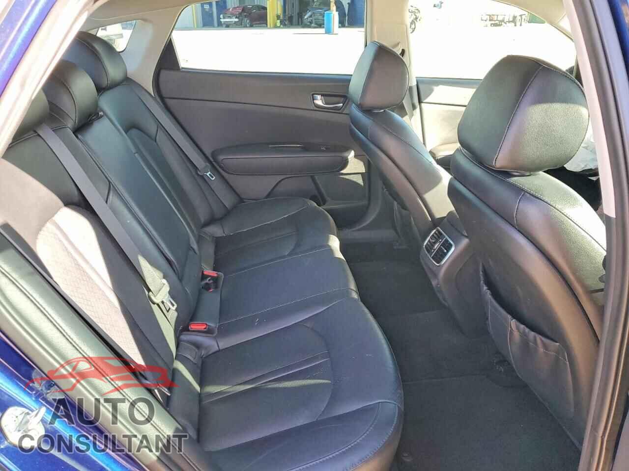 KIA OPTIMA 2018 - 5XXGU4L39JG211925
