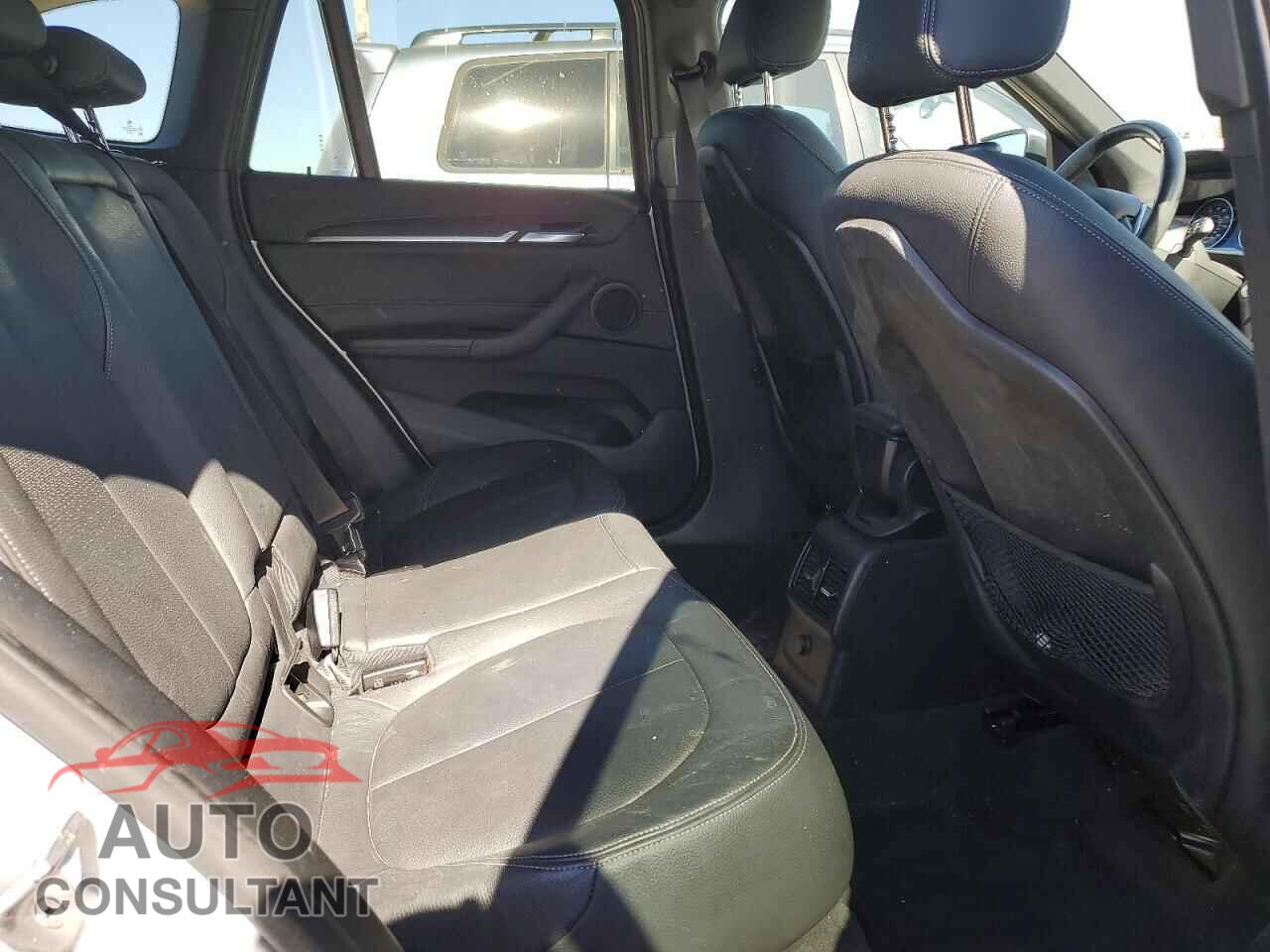 BMW X1 2016 - WBXHT3Z32G4A48049