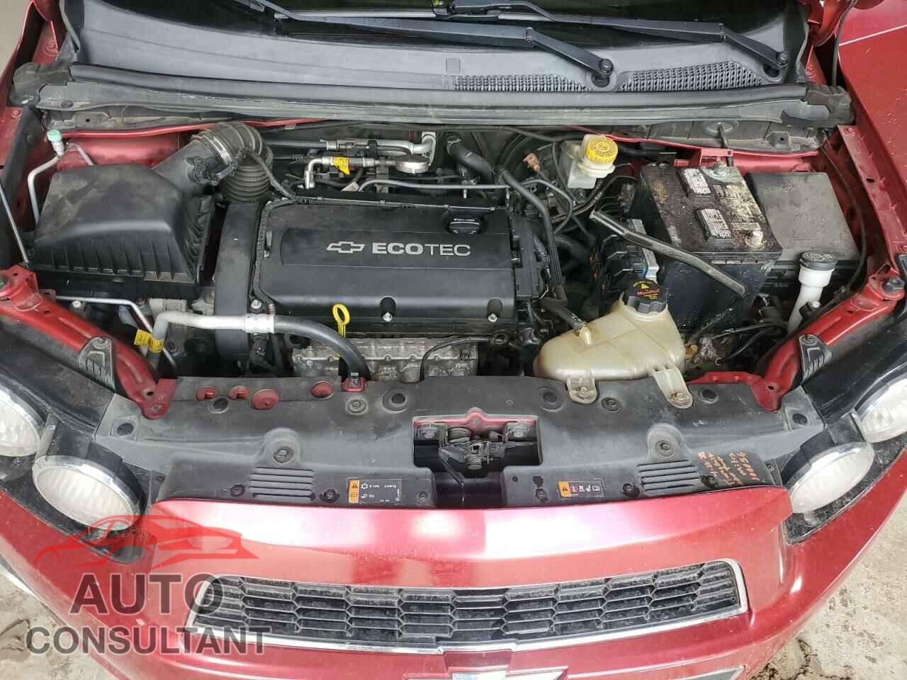 CHEVROLET SONIC 2013 - 1G1JC5SH8D4159089