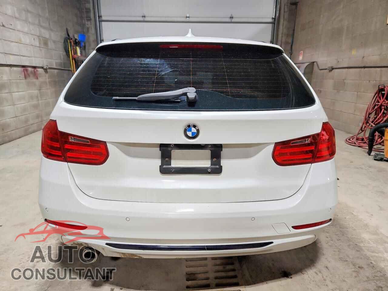 BMW 3 SERIES 2014 - WBA3K5C50EKT33237