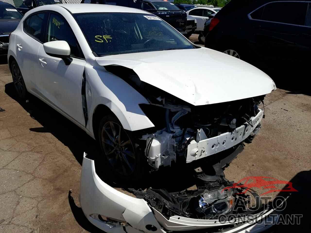 MAZDA 3 2018 - 3MZBN1L3XJM240299