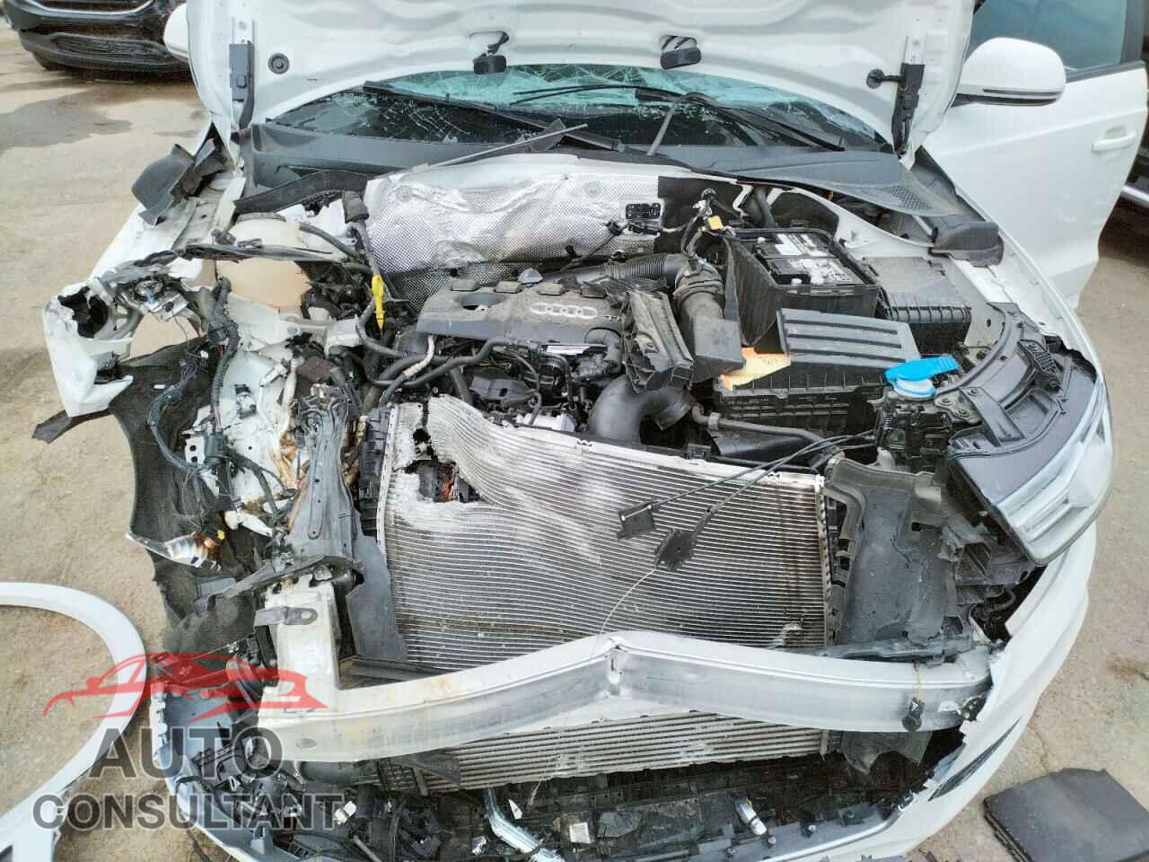 AUDI Q3 2018 - WA1BCCFS5JR008029