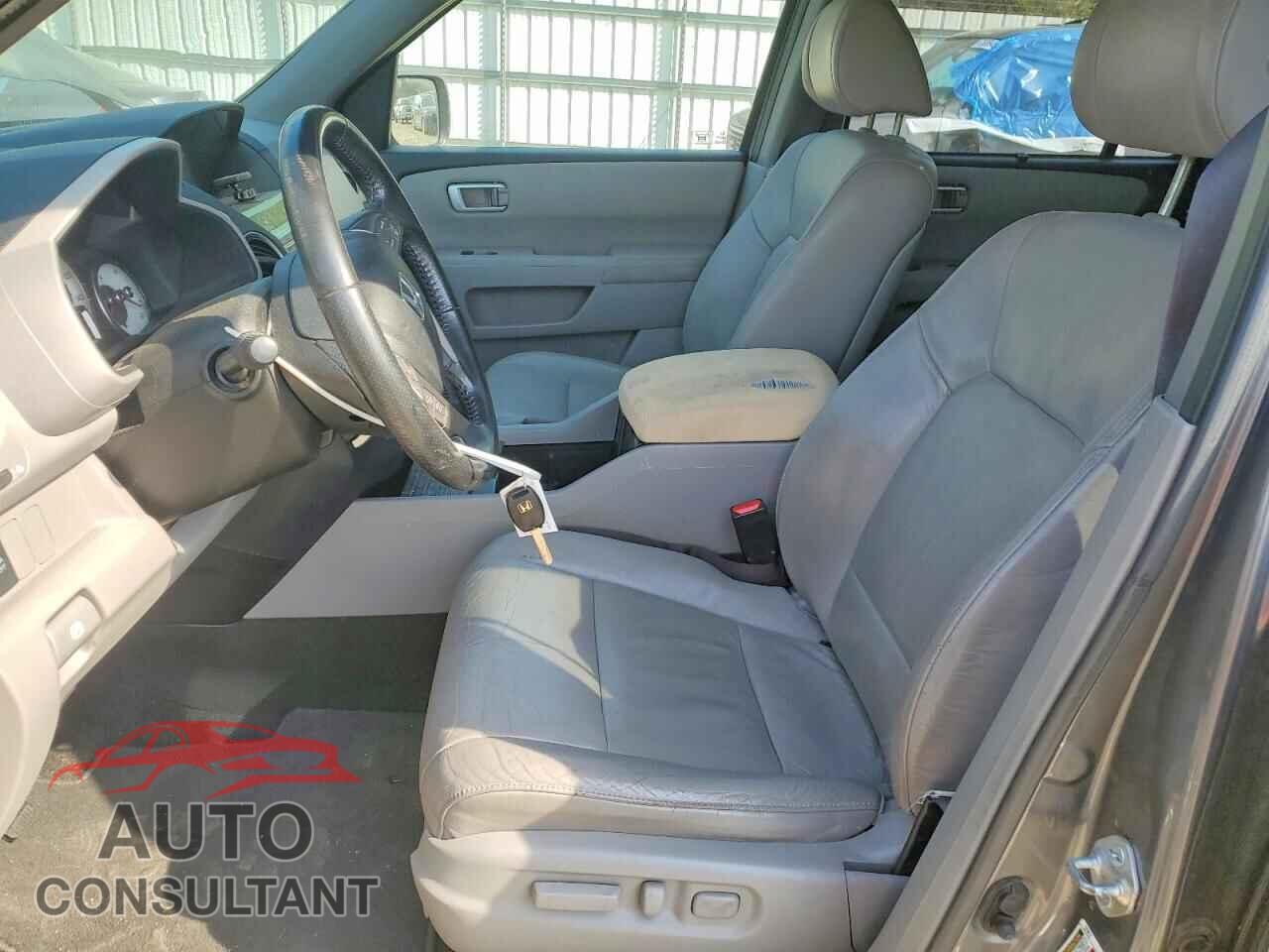 HONDA PILOT 2010 - 5FNYF4H94AB035431