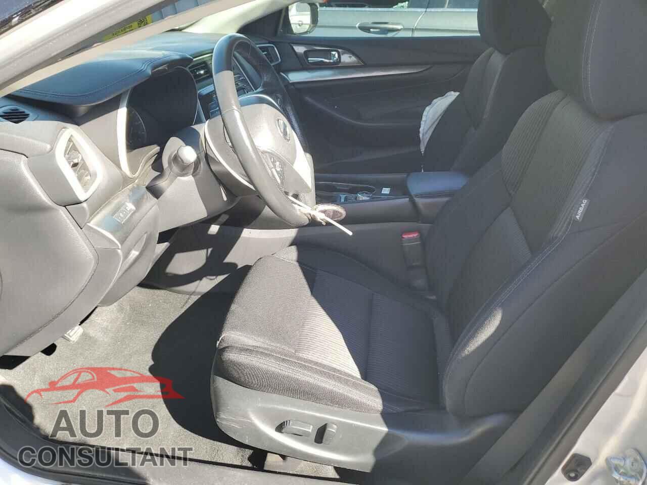 NISSAN MAXIMA 2019 - 1N4AA6AV0KC382231