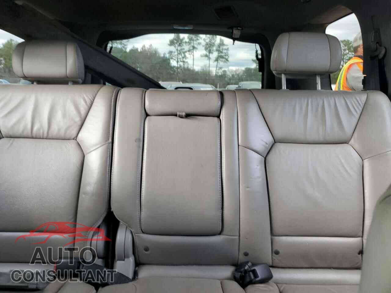 HONDA PILOT 2011 - 5FNYF3H52BB032276