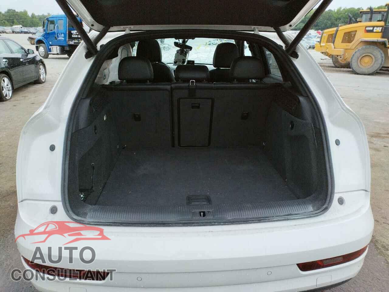 AUDI Q3 2018 - WA1BCCFS5JR008029