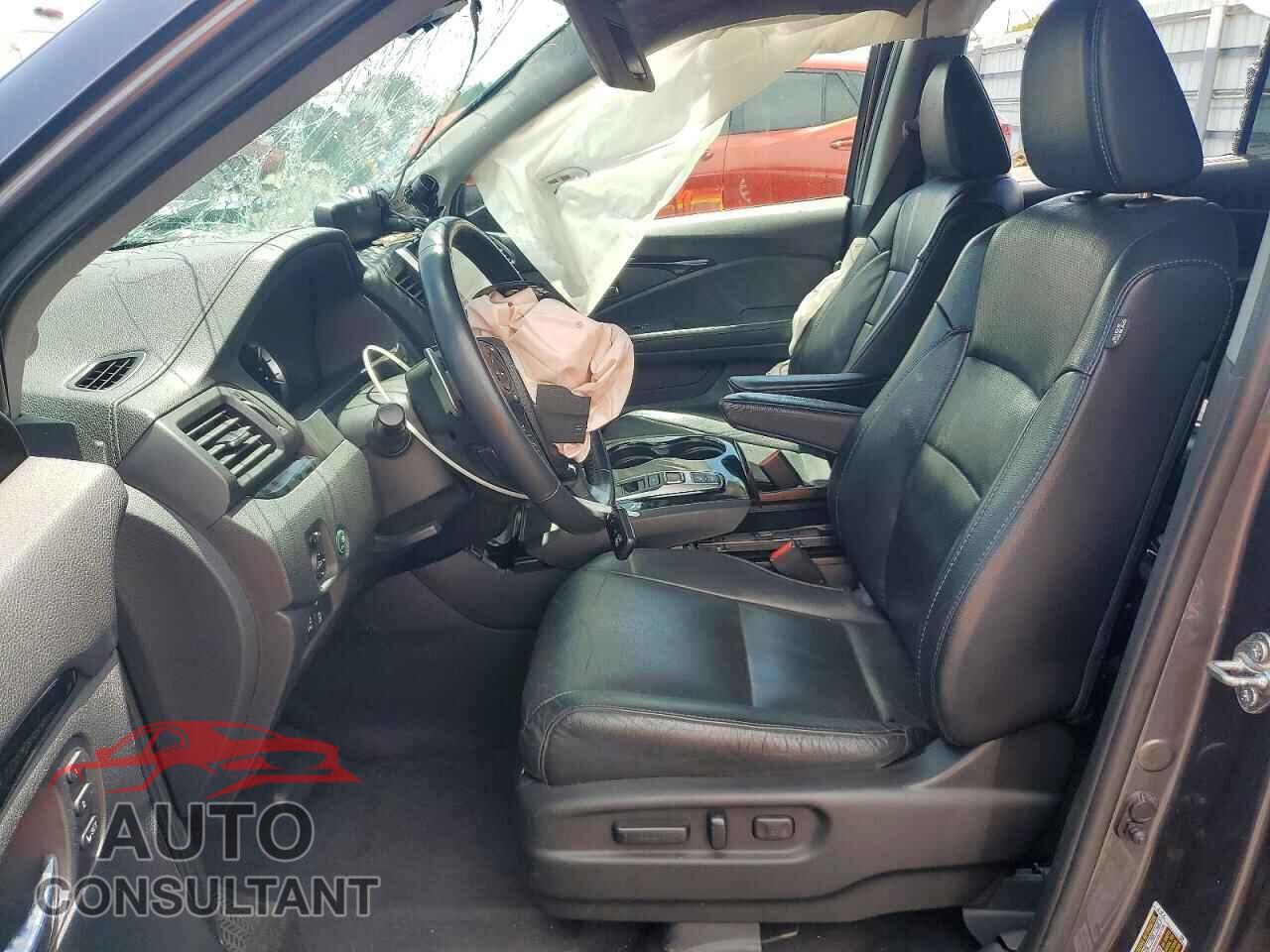 HONDA PILOT 2017 - 5FNYF6H03HB092369