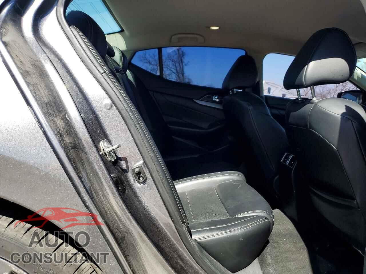 NISSAN MAXIMA 2017 - 1N4AA6AP1HC385570