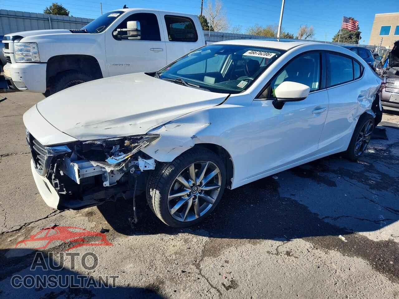 MAZDA 3 2018 - 3MZBN1V39JM189861